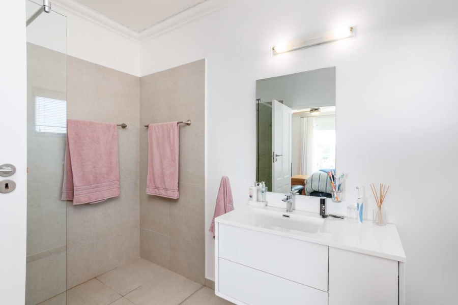 To Let 4 Bedroom Property for Rent in Val De Vie Estate Western Cape